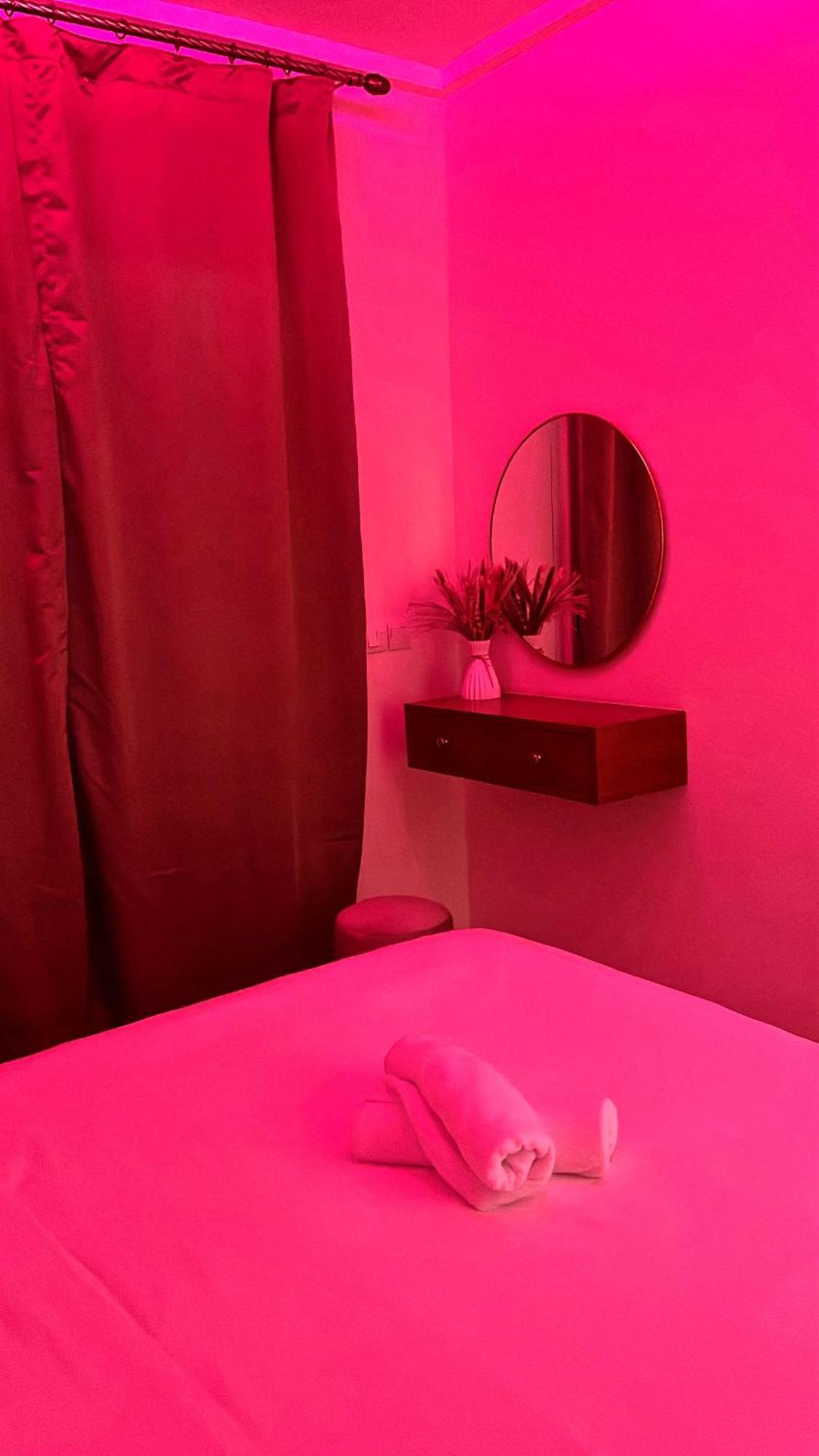 Elegant Avec Un Acces Piscine, Jardin, Parking Sous Sol Gratuit Sur Place, Et D'une Wifi Debit De La Fibre Optique Appartement *