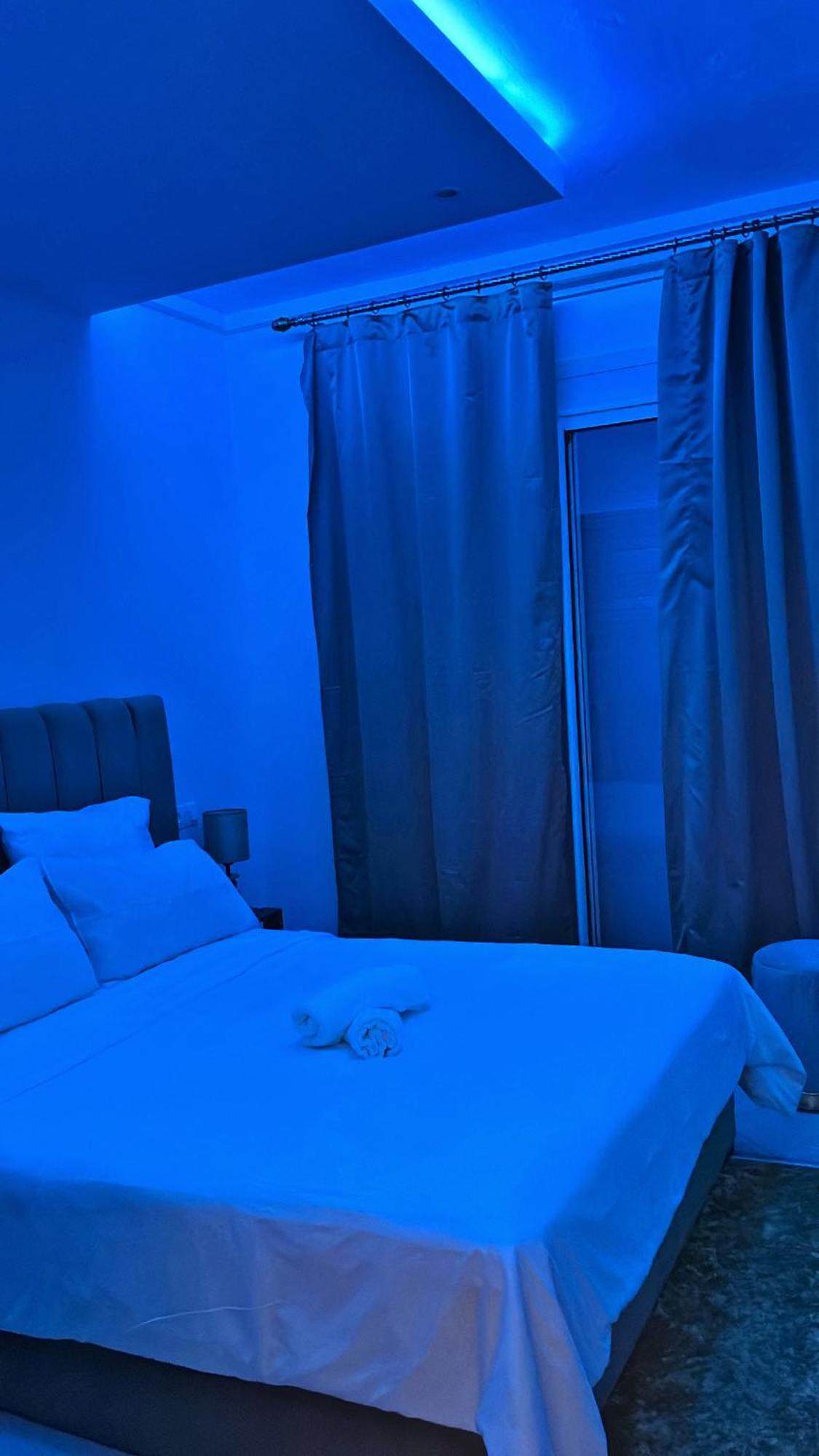 Elegant Avec Un Acces Piscine, Jardin, Parking Sous Sol Gratuit Sur Place, Et D'une Wifi Debit De La Fibre Optique Appartement
