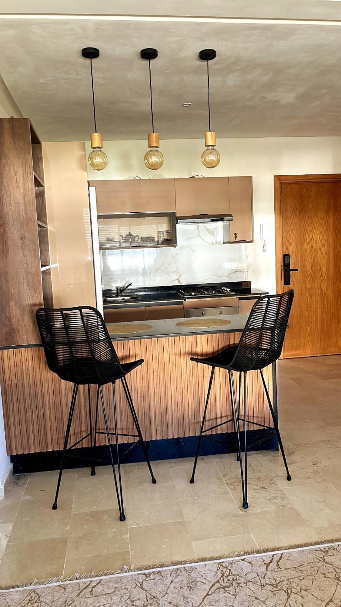 Elegant Avec Un Acces Piscine, Jardin, Parking Sous Sol Gratuit Sur Place, Et D'une Wifi Debit De La Fibre Optique Appartement Tanger